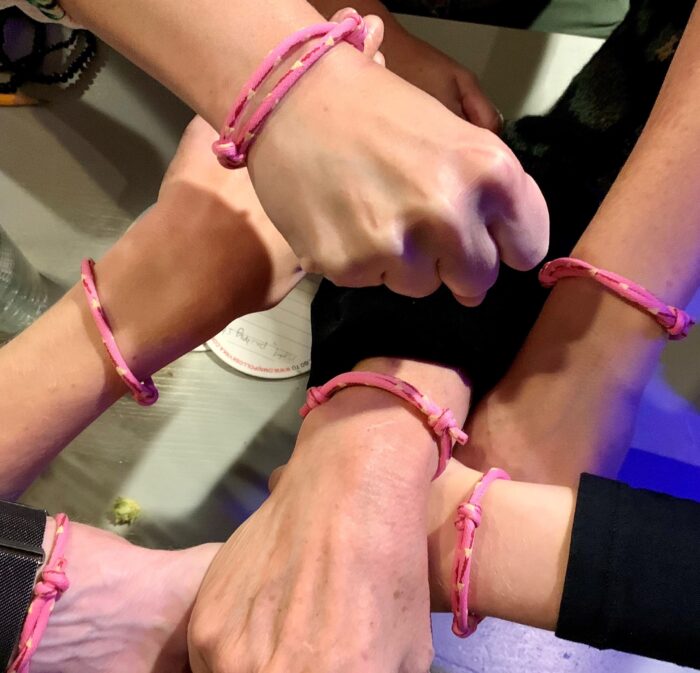 Rosa armband beskuren